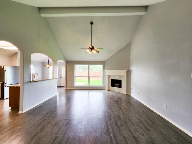 11902 White Water Bay Drive, Pearland, TX 77584