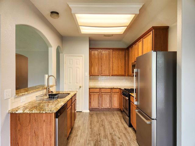 11902 White Water Bay Drive, Pearland, TX 77584