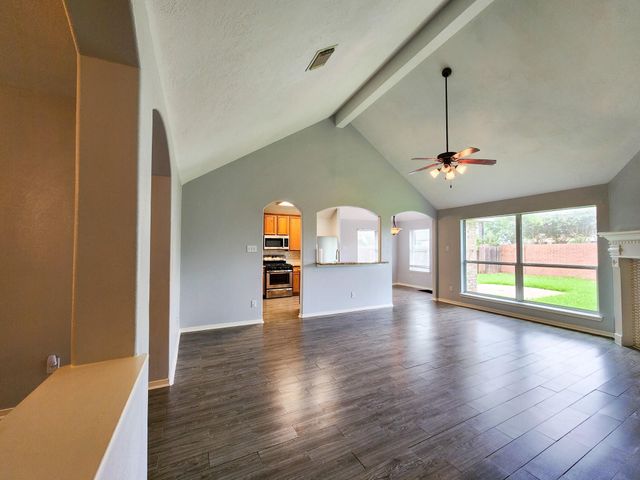 11902 White Water Bay Drive, Pearland, TX 77584