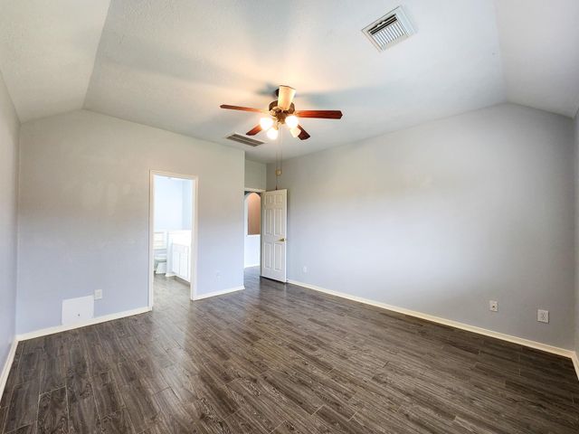 11902 White Water Bay Drive, Pearland, TX 77584