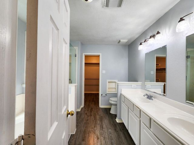 11902 White Water Bay Drive, Pearland, TX 77584