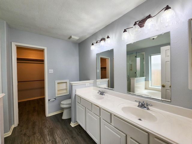 11902 White Water Bay Drive, Pearland, TX 77584