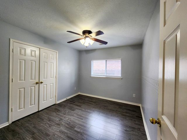 11902 White Water Bay Drive, Pearland, TX 77584