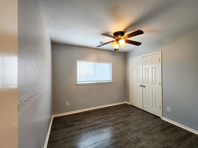 11902 White Water Bay Drive, Pearland, TX 77584