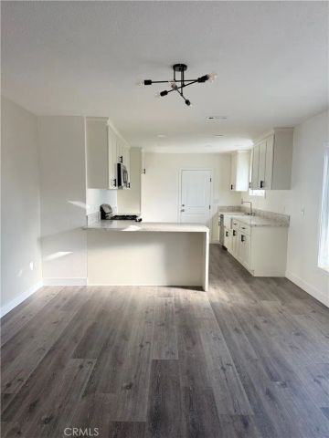 880 S State, Hemet, CA 92543