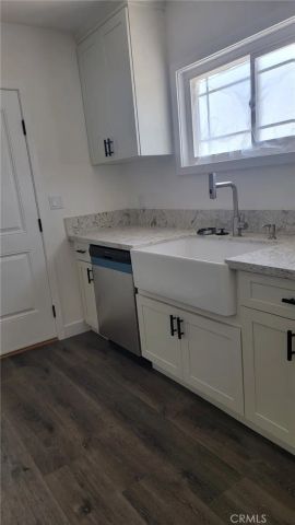 880 S State, Hemet, CA 92543