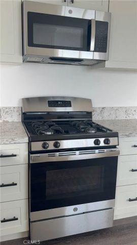 880 S State, Hemet, CA 92543