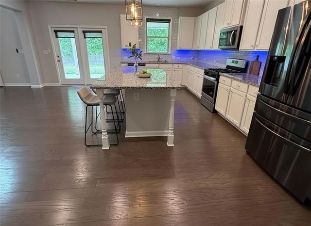 173 Pebble Pond Drive, Lilburn, GA 30047