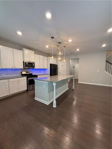 173 Pebble Pond Drive, Lilburn, GA 30047