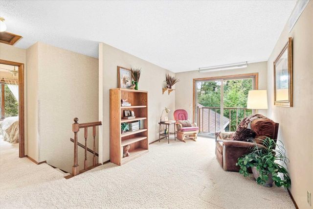2098 SHAWNEE LANE, Oshkosh, WI 54901