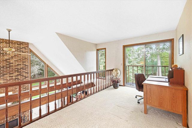 2098 SHAWNEE LANE, Oshkosh, WI 54901