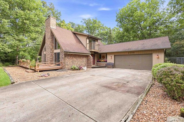 2098 SHAWNEE LANE, Oshkosh, WI 54901