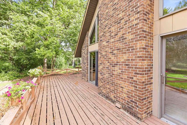 2098 SHAWNEE LANE, Oshkosh, WI 54901