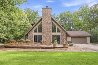 2098 SHAWNEE LANE, Oshkosh, WI 54901
