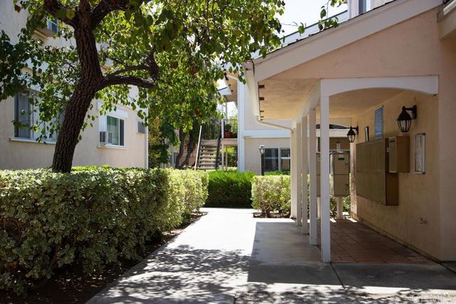 4800 Williamsburg Lane 236, La Mesa, CA 91942