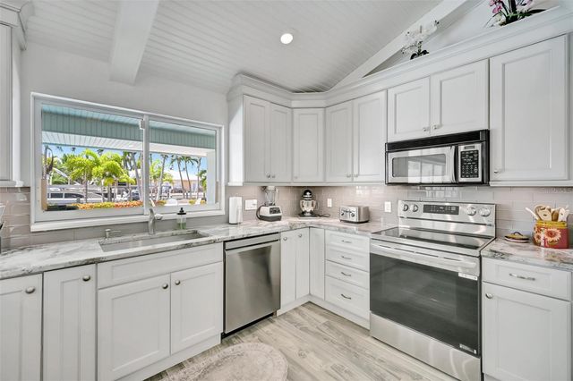 514 KEY ROYALE DRIVE, Holmes Beach, FL 34217