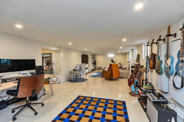 49 Sagamore Avenue, Portsmouth, NH 03801