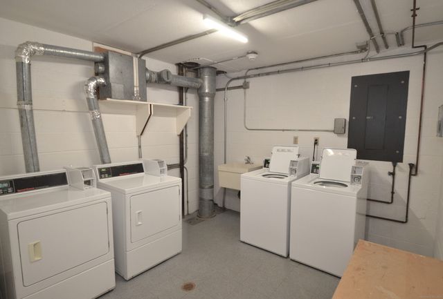 3900 Park Avenue 8p, Bridgeport, CT 06604