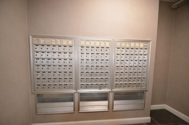 3900 Park Avenue 8p, Bridgeport, CT 06604