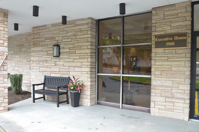 3900 Park Avenue 8p, Bridgeport, CT 06604