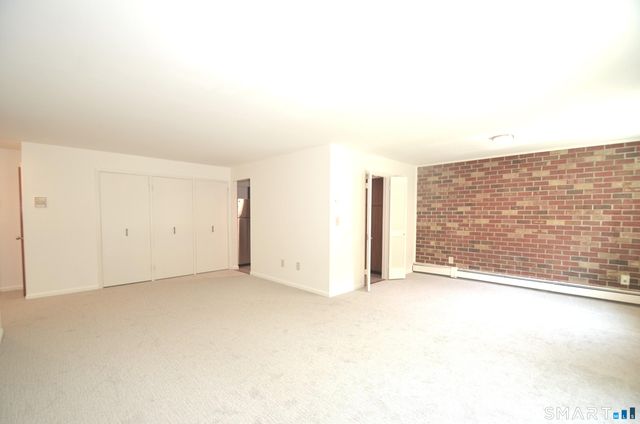 3900 Park Avenue 8p, Bridgeport, CT 06604