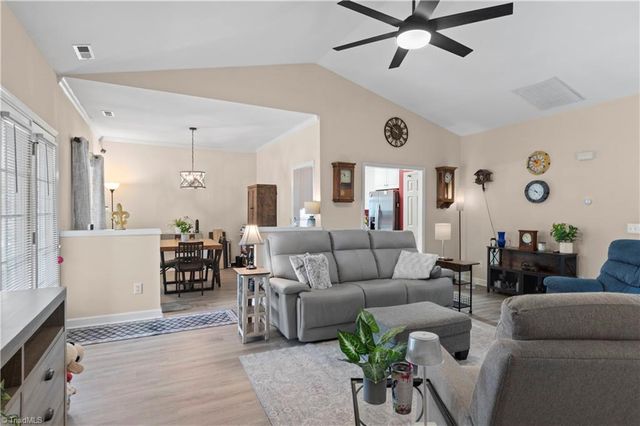 132 Sterling Point Court, Winston-salem, NC 27104