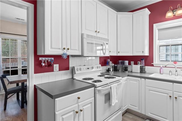 132 Sterling Point Court, Winston-salem, NC 27104