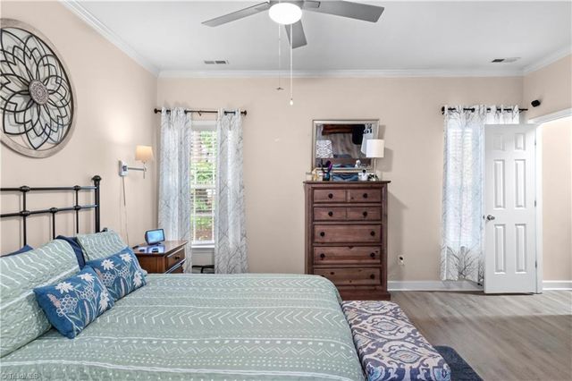 132 Sterling Point Court, Winston-salem, NC 27104