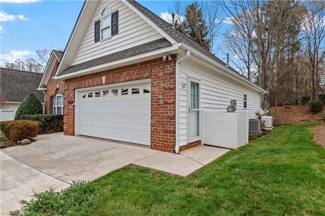 132 Sterling Point Court, Winston-salem, NC 27104