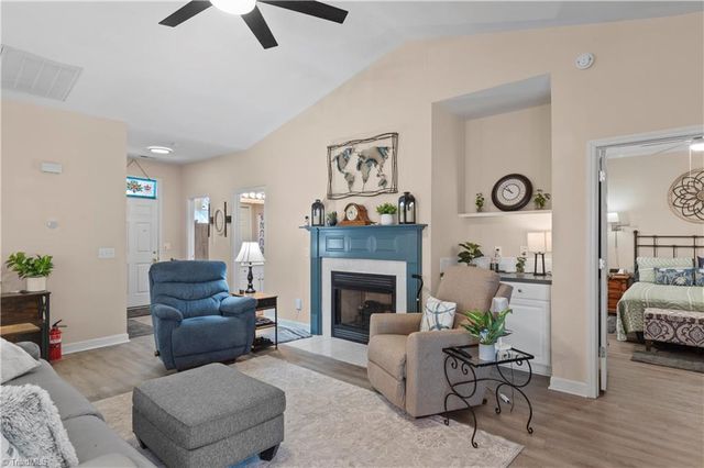 132 Sterling Point Court, Winston-salem, NC 27104