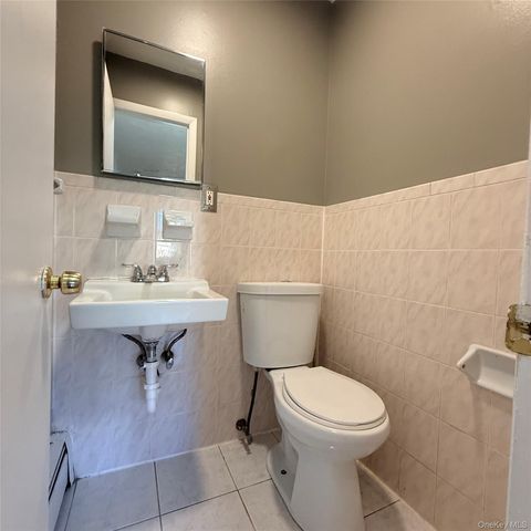 4 Westminster Drive, Middletown, NY 10940