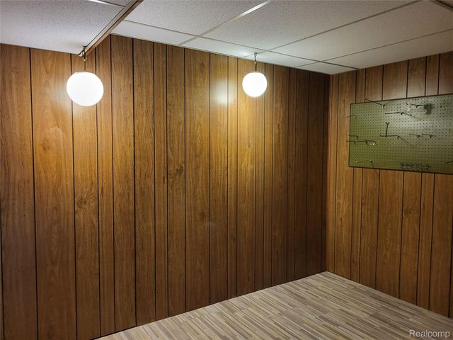 1504 Brentwood Drive 201, Troy, MI 48098