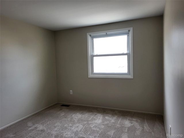 1504 Brentwood Drive 201, Troy, MI 48098