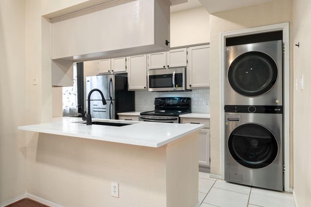 7575 Cambridge Street 1604, Houston, TX 77054