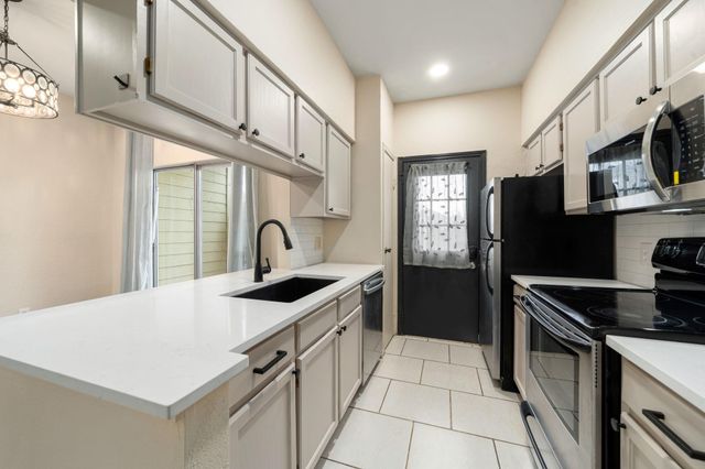 7575 Cambridge Street 1604, Houston, TX 77054