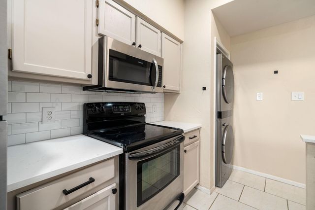 7575 Cambridge Street 1604, Houston, TX 77054