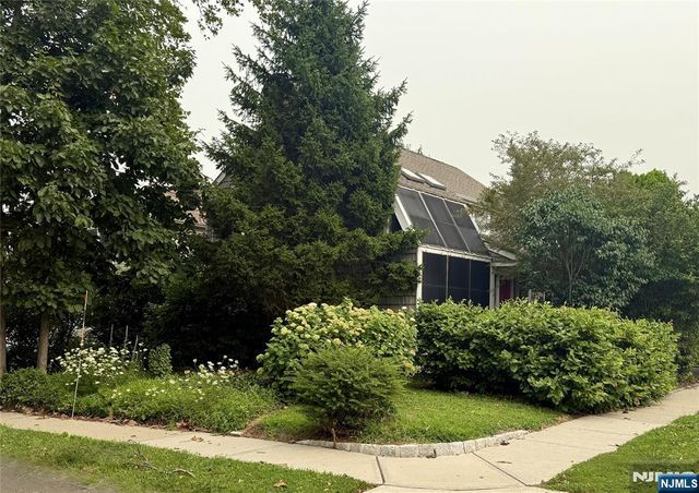 269 Lasalle Avenue, Hasbrouck Heights, NJ 07604