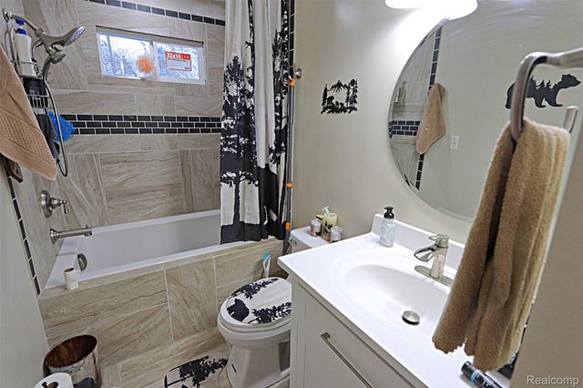 15093 Lyons Street, Livonia, MI 48154