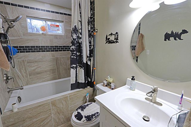 15093 Lyons Street, Livonia, MI 48154