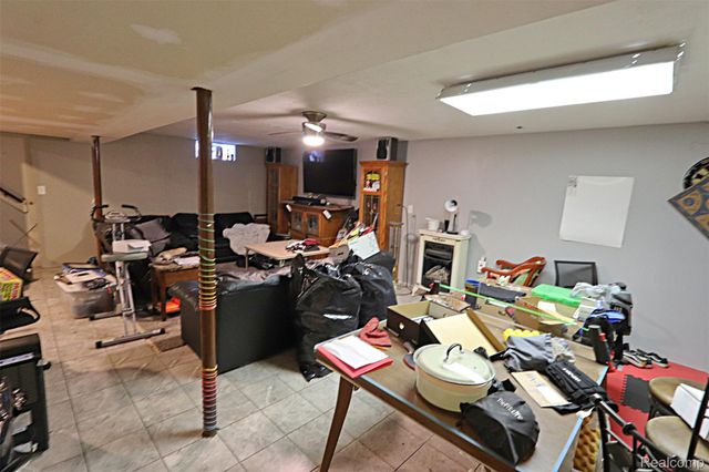 15093 Lyons Street, Livonia, MI 48154