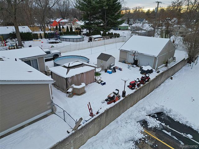 15093 Lyons Street, Livonia, MI 48154