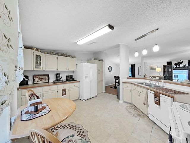 490 LINDSEY DR, Lakeland, FL 33809