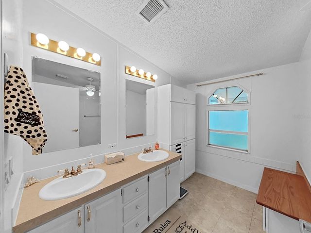 490 LINDSEY DR, Lakeland, FL 33809
