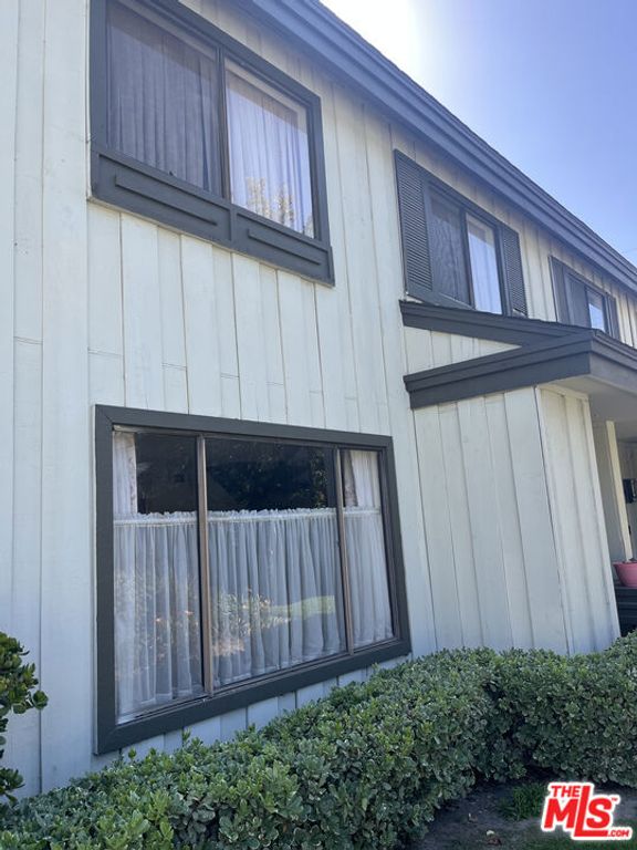 9643 Karmont Avenue, South Gate, CA 90280