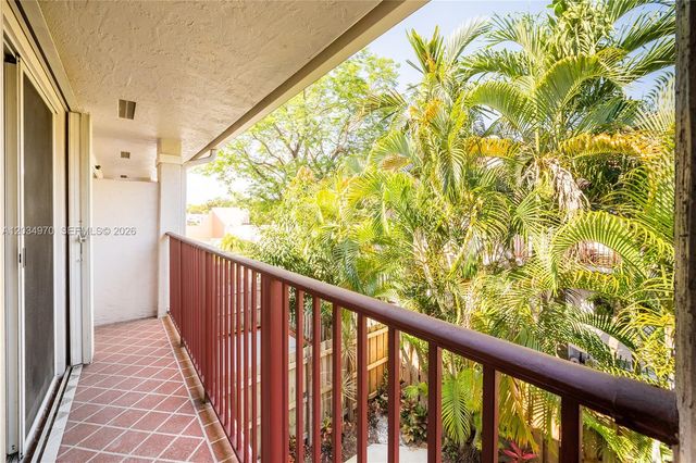 10210 SW 154th Pl 110-8, Miami, FL 33196