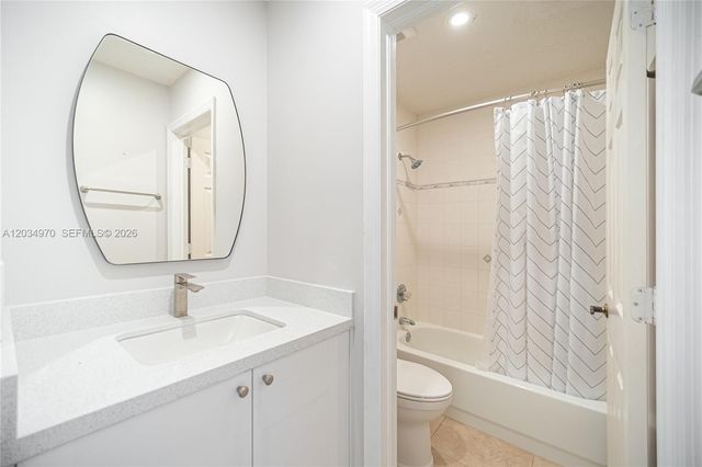 10210 SW 154th Pl 110-8, Miami, FL 33196