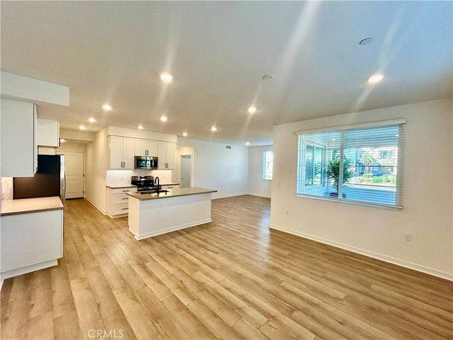 6114 Valentina Way 101, Eastvale, CA 92880