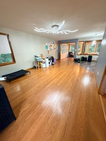 31 Old Farm Rd, Palmer, MA 01069