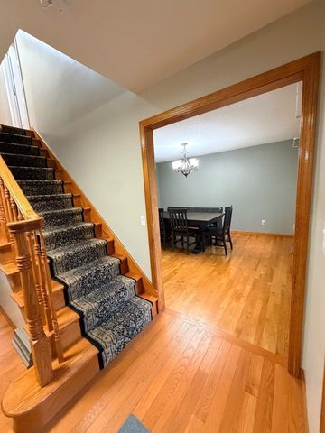 31 Old Farm Rd, Palmer, MA 01069