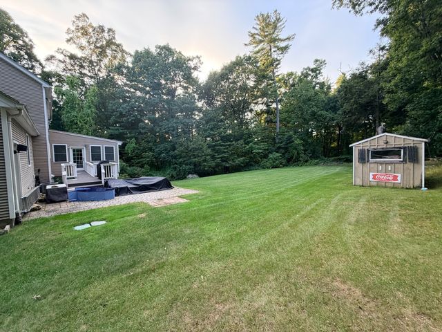 31 Old Farm Rd, Palmer, MA 01069